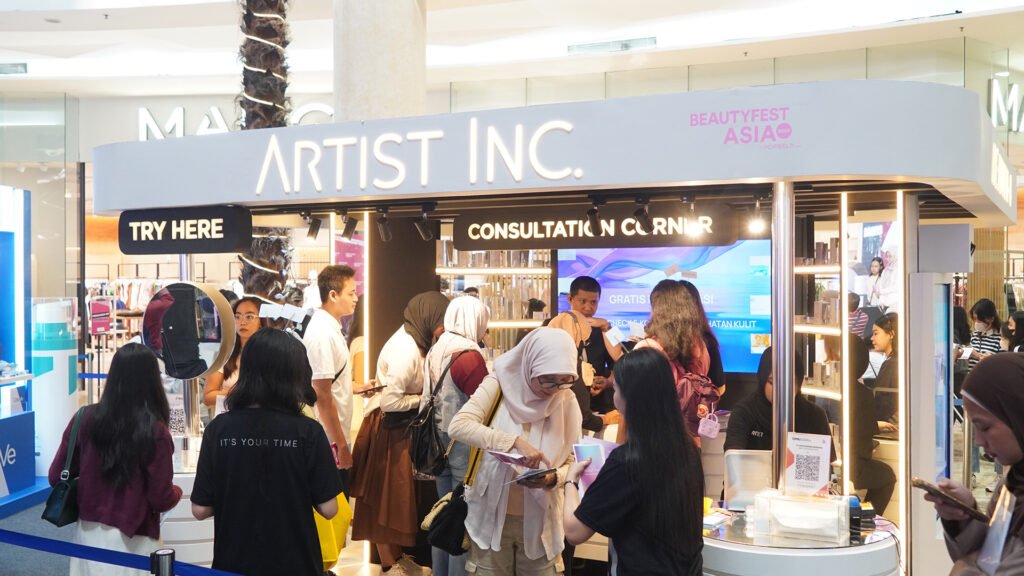 Sunscreen SPF 50 lindungi kulit dari UVA & UVB yang bebas whitecast